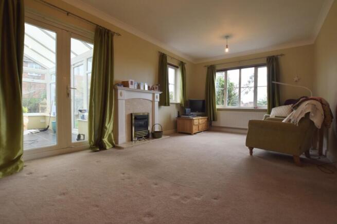 24 Blanchland Circle lounge 2