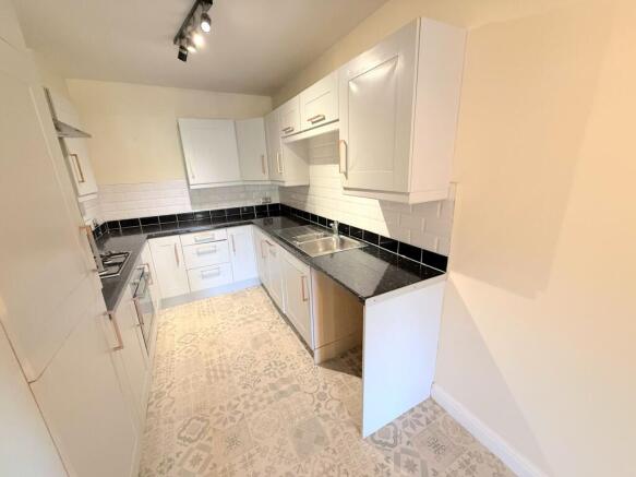 4 bed Town House for sale Image 12
