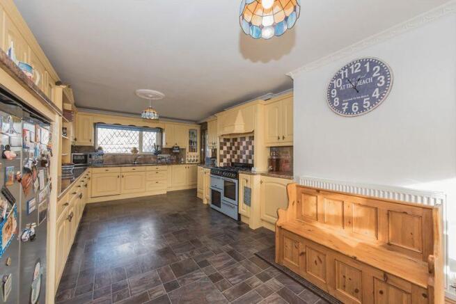 KITCHEN/DINER