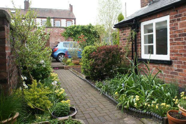 OUTSIDE REAR PHOTO