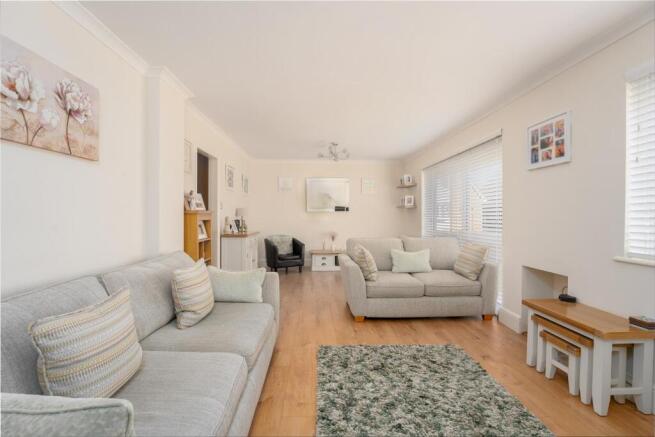 23 Heathcote Avenue, Banbury-4.jpg