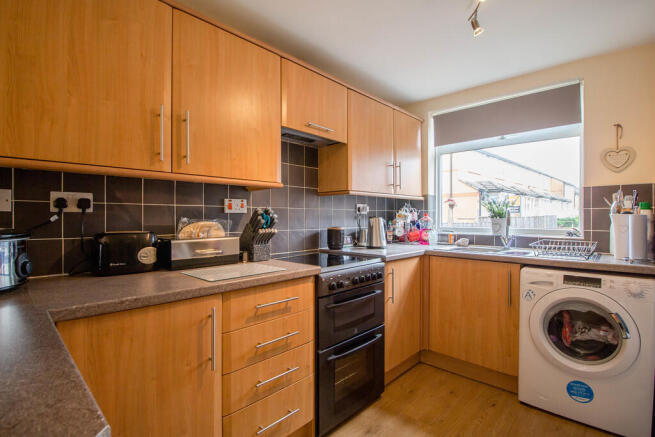 3 bed Terraced to rent Image 4