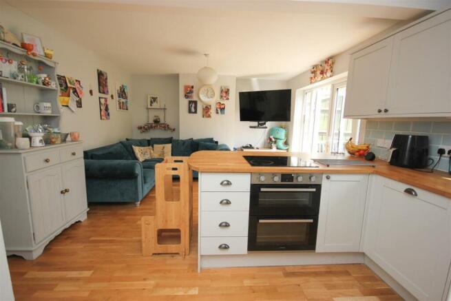 kitchen 2.JPG
