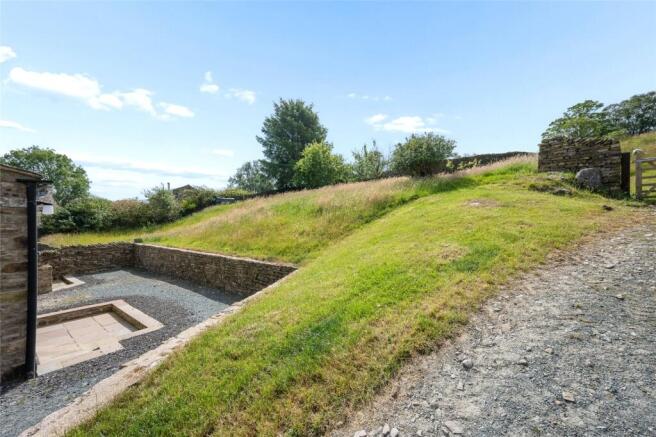 5 bed Detached for sale Image 5