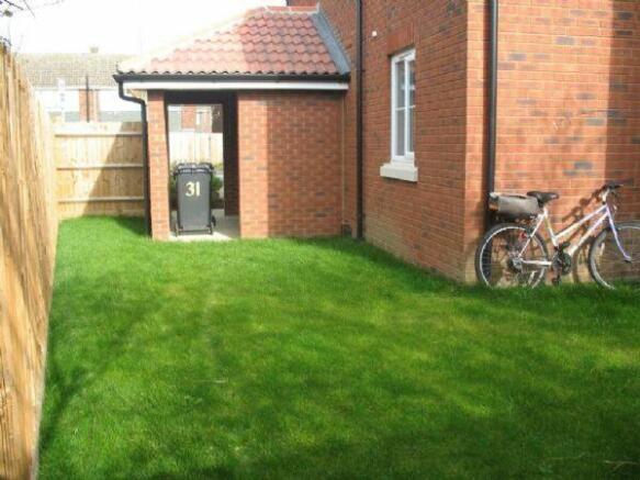 Communal Garden/Bin Store