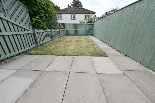 2 bed Terraced to rent Image 6