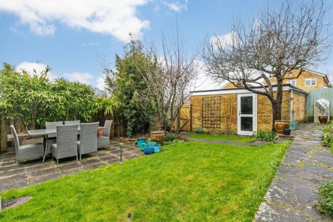 Grays Close, Colden Common, SO21 photo 4