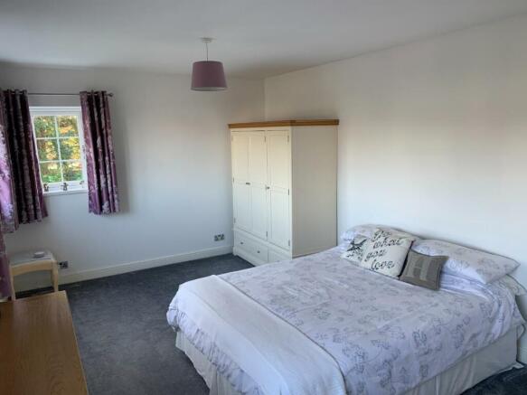 Front bedroom1.JPG