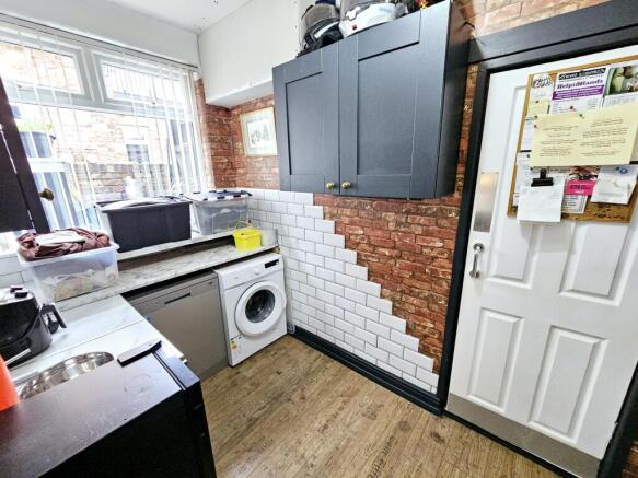 4 bed Terraced for sale Image 9