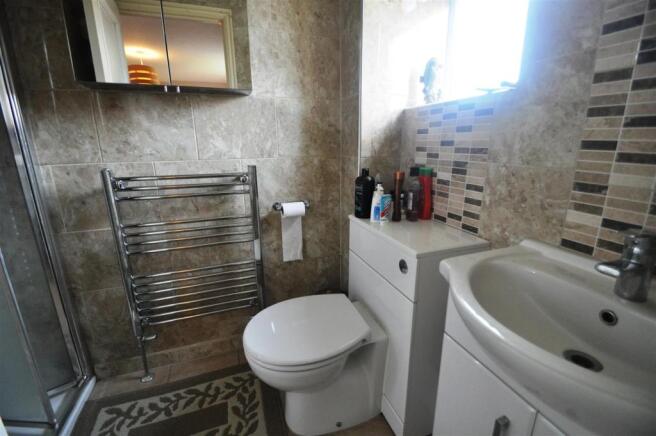 BoleynBed1Ensuite.jpg