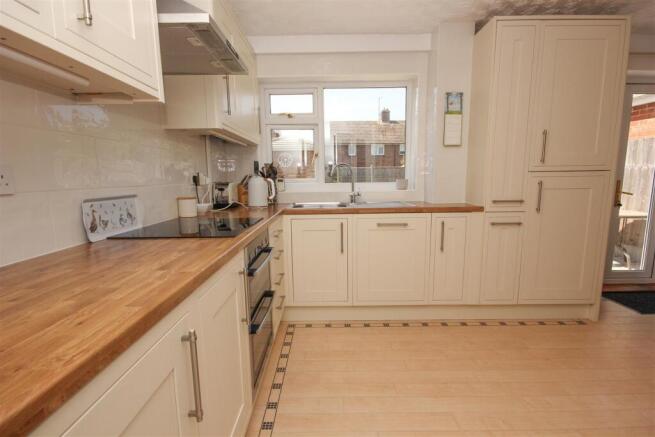 Kitchen Area.jpg