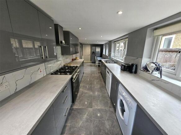 Kitchen (2)