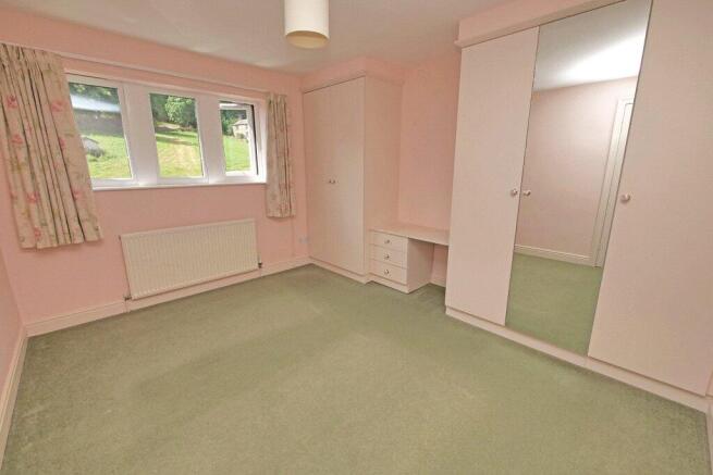 3 bed Terraced for sale Image 7