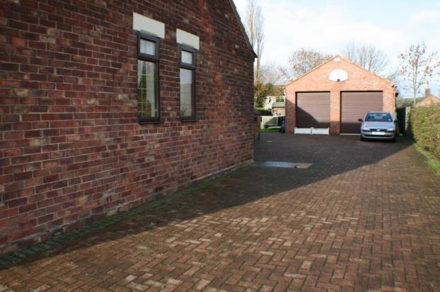 Garages & Driveway