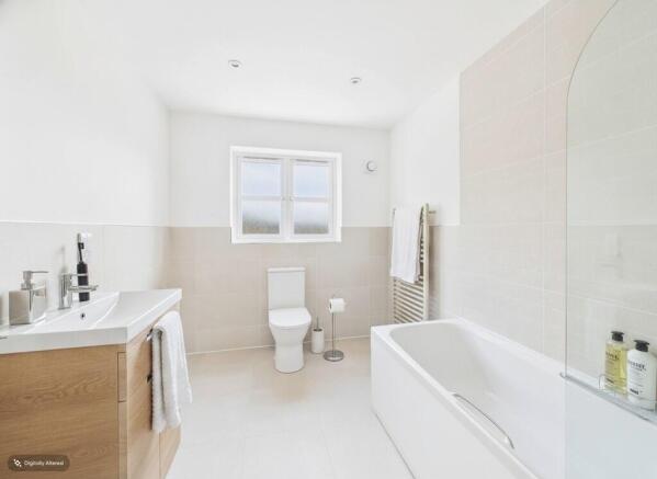 4 bed Detached for sale Image 5