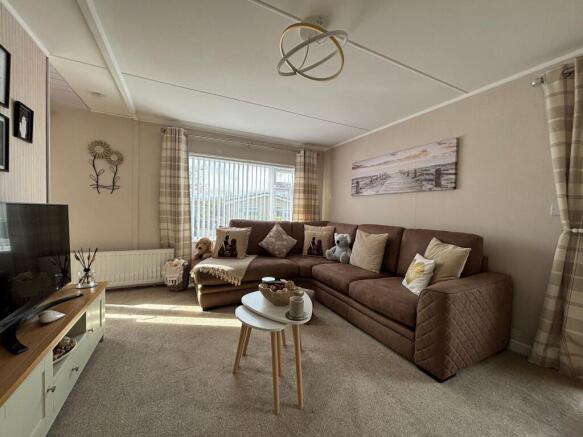 Chalk Hill Lane, Great Blakenham, IP6 photo 4