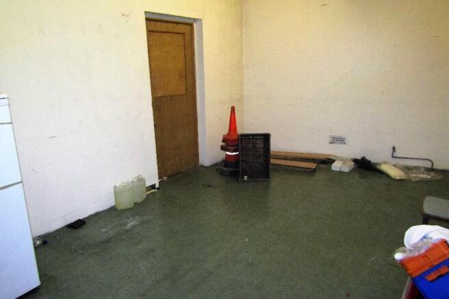 ROOM 1