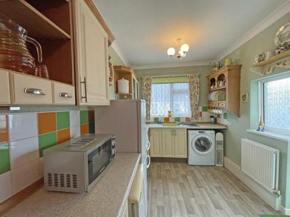 Ainslie Terrace 3 - Kitchen 1...jpg
