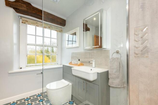 En-suite to Bedroom 
