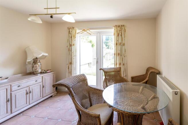 4 bed Detached for sale Image 11