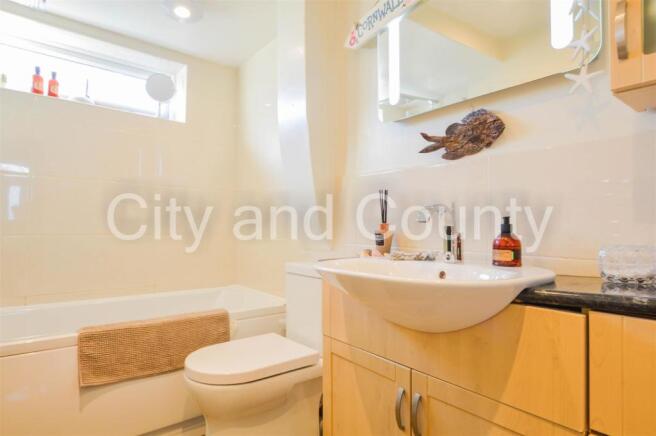 Bathroom 1.jpg
