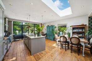 69, Sheen Park, Richmond TW9 1UN