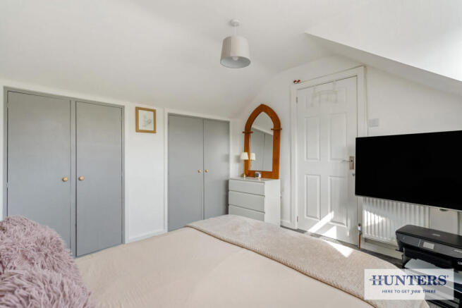 3 bed Semi-Detached Bungalow for sale Image 12