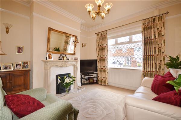 LOUNGE: