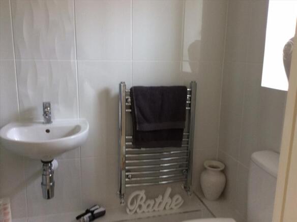 EN SUITE