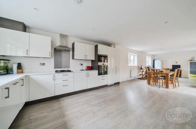 5670bb0b-e798-46b...