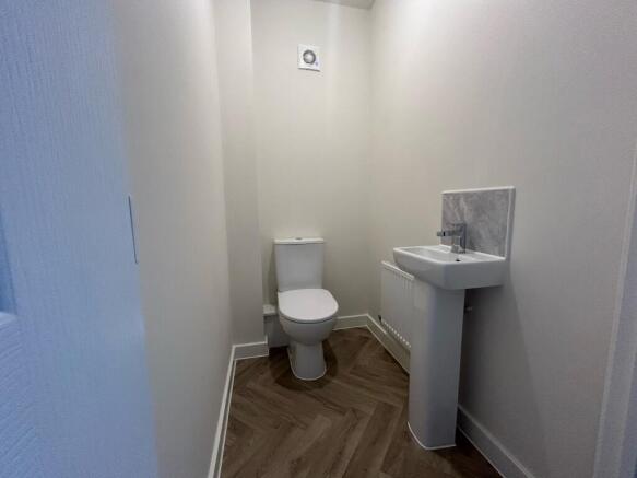 2 bed Semi-Detached to rent Image 4