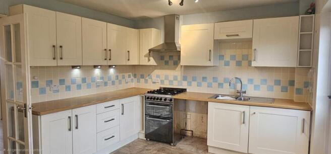 Kitchen1.jpg