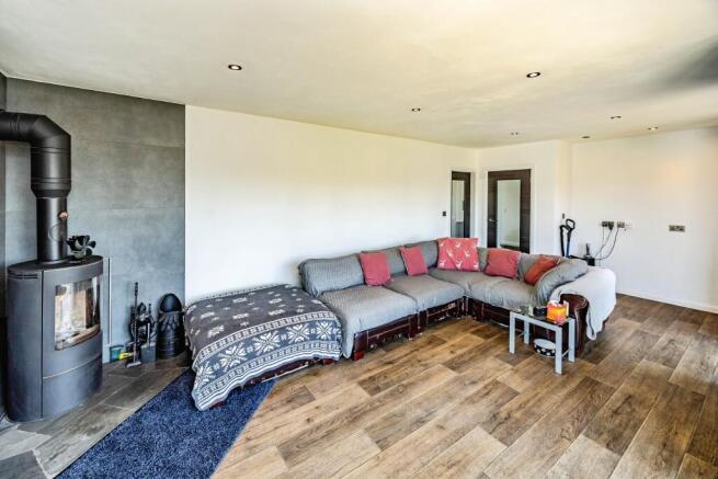 2 bed Bungalow for sale Image 9