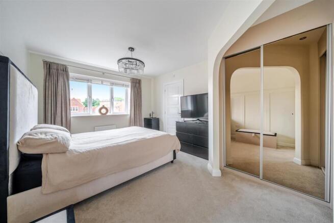 4 bed Detached for sale Image 12