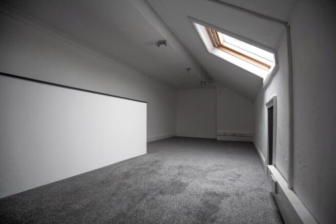 3 bed Terraced to rent Image 10