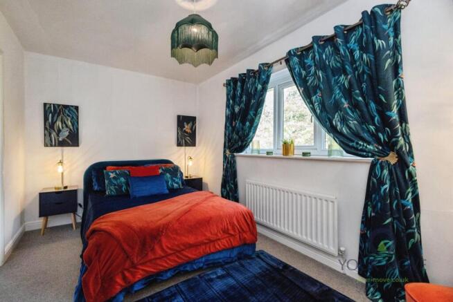 4 bed Detached for sale Image 10