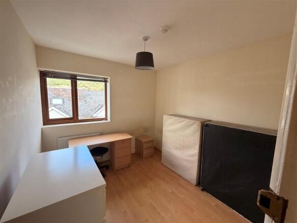 Wood Road, PONTYPRIDD photo 5