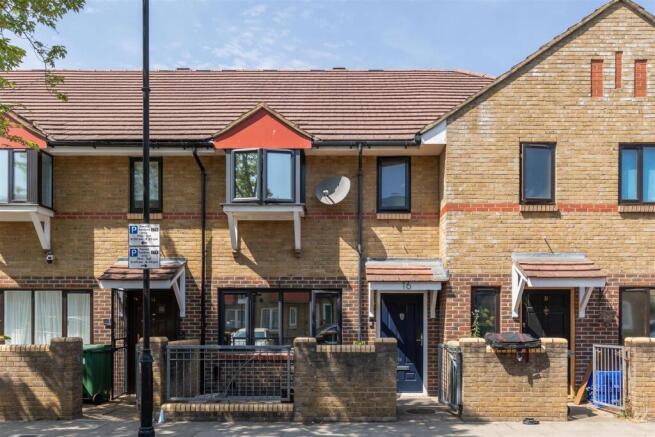 Apple Road, E11