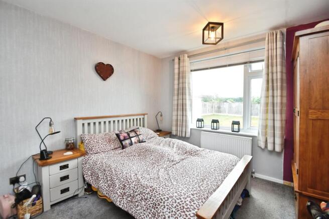 2 bed Semi-Detached for sale Image 11