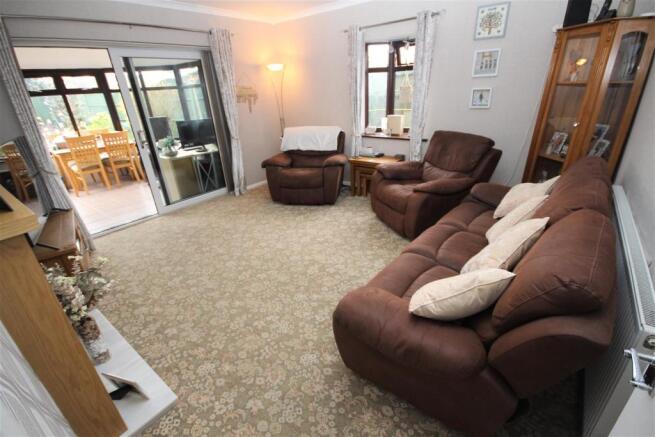 lounge 1 .jpg
