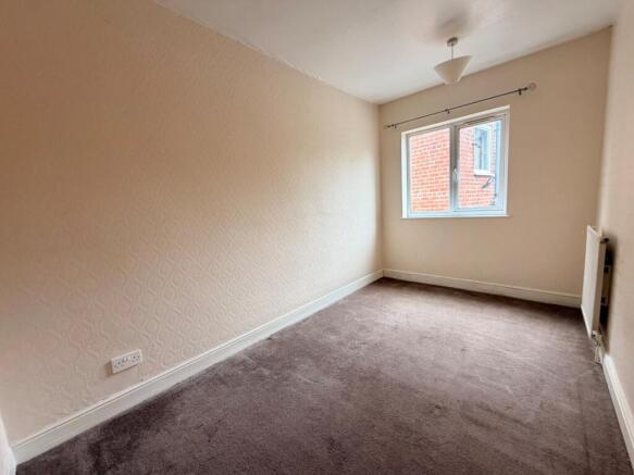 2 bed Terraced to rent Image 7