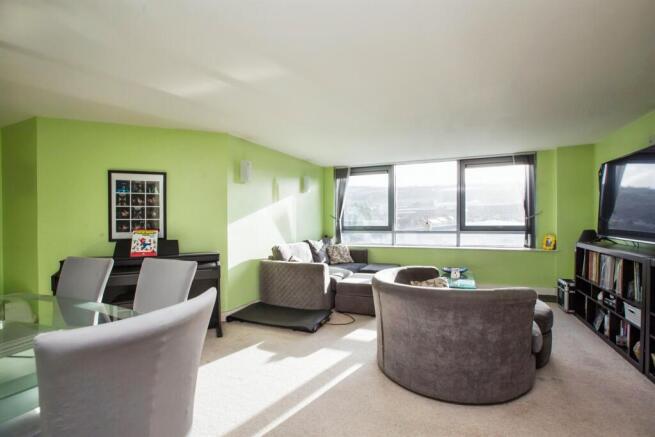 2 bed Apartment for sale Image 4