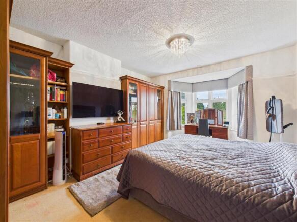4 bed Semi-Detached for sale Image 10