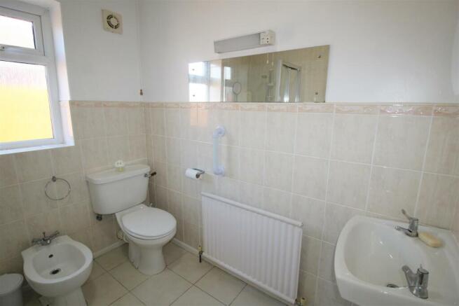 Hesketh Road, 14 - Bathroom 2.JPG