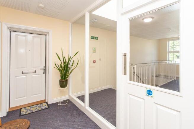 Cedarcroft, Mutton Hall Hill, Heathfield, East Sussex, TN21 8FB photo 4