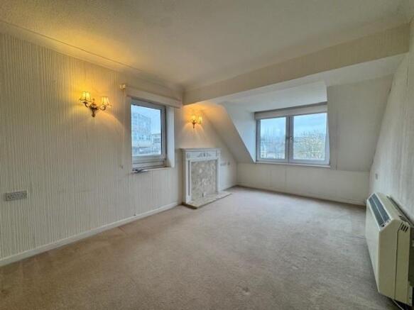 38 ST PETERS LOUNGE MAIN.jpg