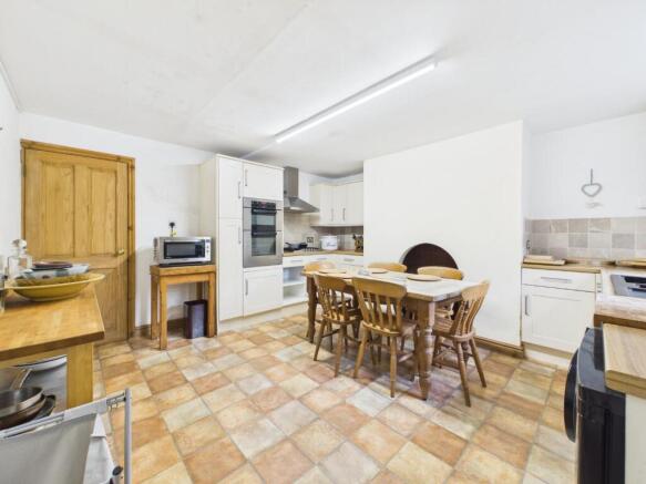 4 bed Terraced for sale Image 8