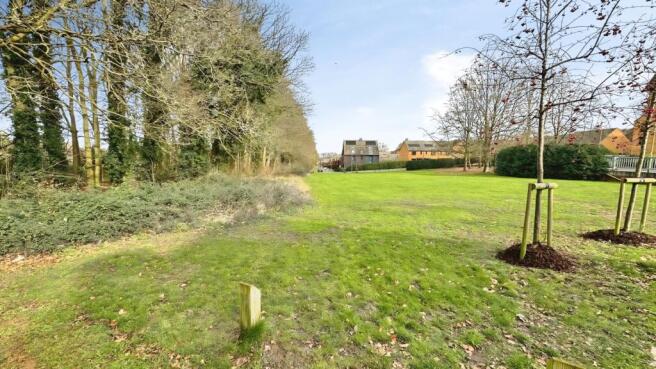 EweMove Estate Agents Basingstoke - Fairway Road