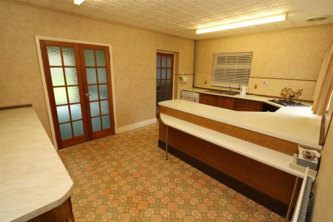 Kitchen / Breakfast Room