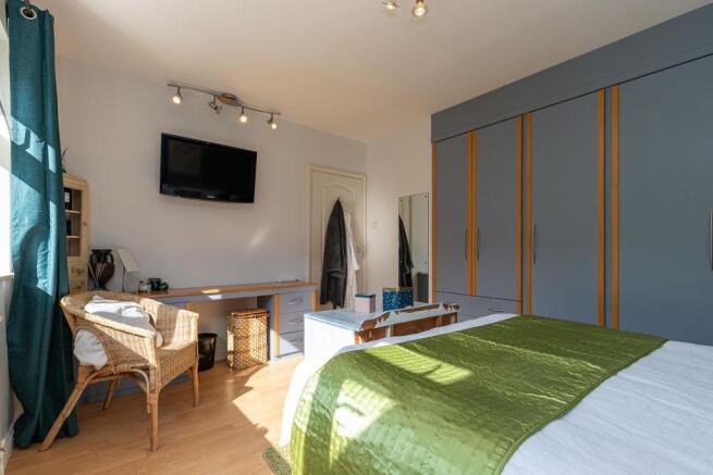 Bedroom 1 (Double)